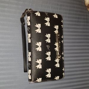 Betsey johnson bow wristlet